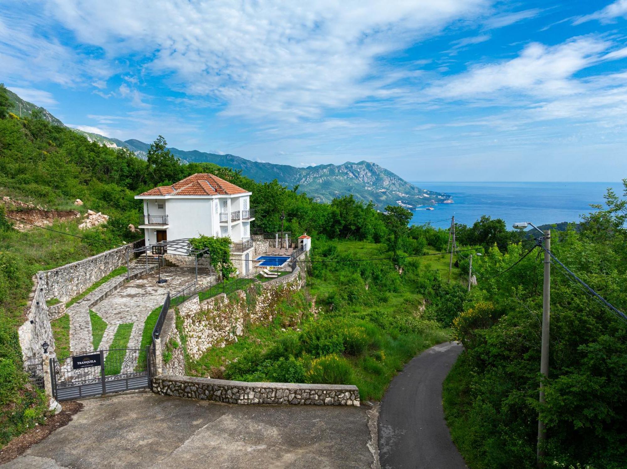 Villa Tranquila Budva Bagian luar foto