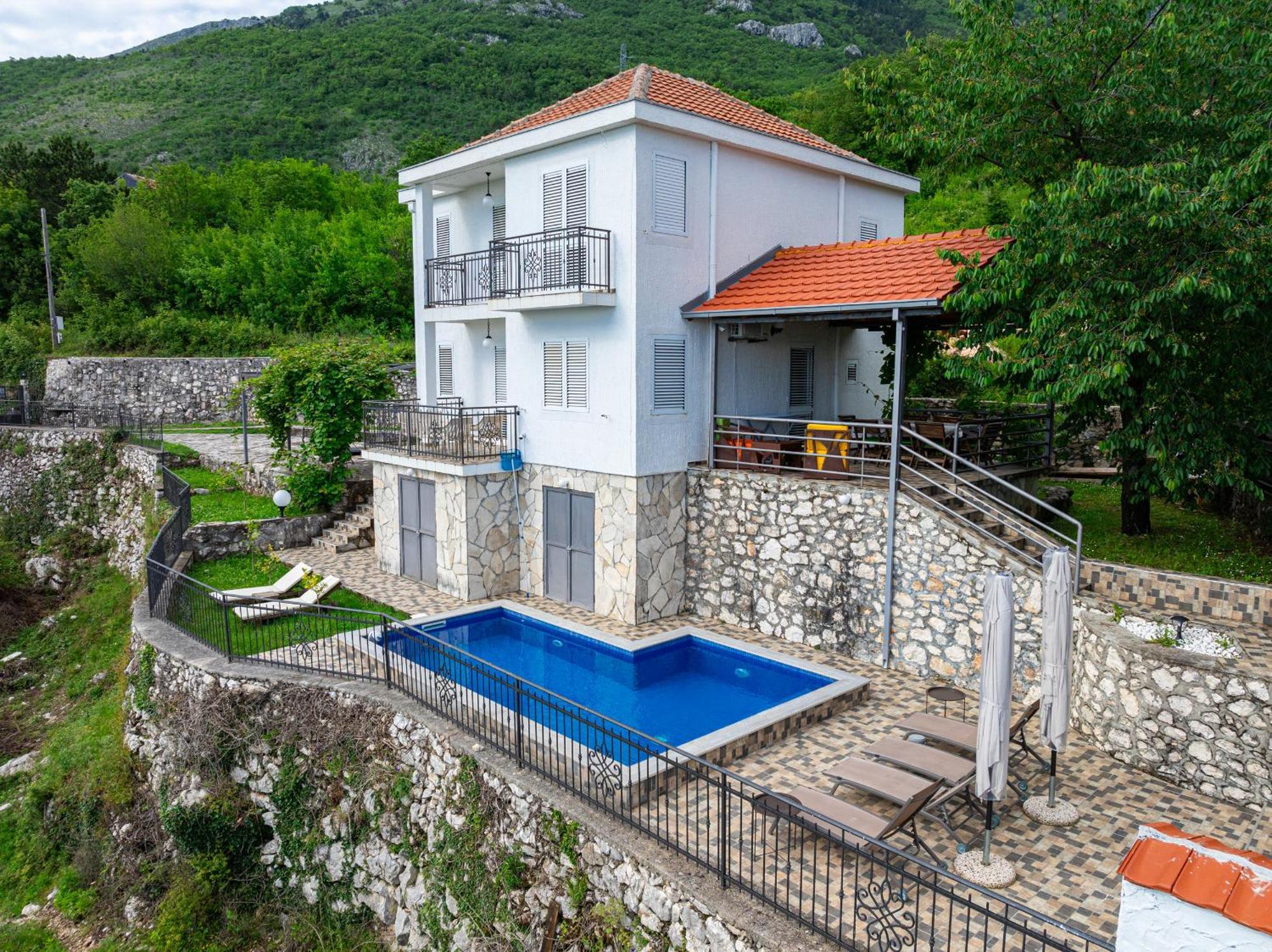 Villa Tranquila Budva Bagian luar foto